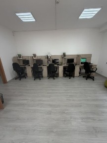 Готовый офис с компьютерами для работы