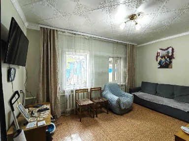 4-комнатный дом 64м² с гаражом, баней, зем. уч. 7соток ЖБИ ул. Стадионная