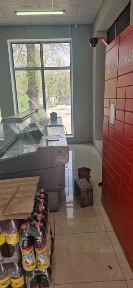 Сдаётся уголок в магазине под продажу салатов и мясной продукции.