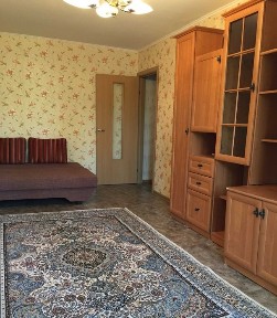 Сдаётся 1 ком. квартира в мкр. 1 на Жубанова - Алтынсарина