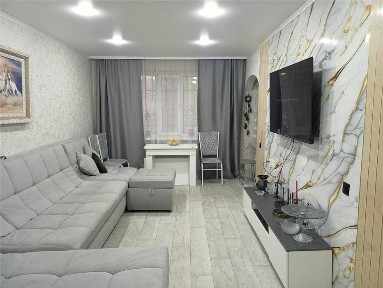 Продам уютную с современным ремонтом 2ком. кв. на 7мкр.