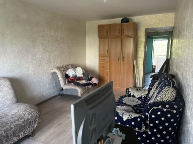 Срочно продам однокомнатную малосемейку большая сторона