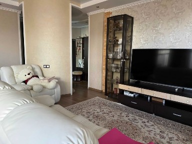 Продается 3-х комн. кв 15-62, 126 м2 3 этаж отличный ремонт. 45 млн. тг