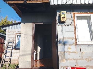 Продам дом шпальный теплый