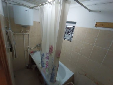 Продам 2-комнатную квартиру в доме барачного типа