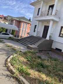 Сдам 3 комнаты на цокольном этаже в котедже