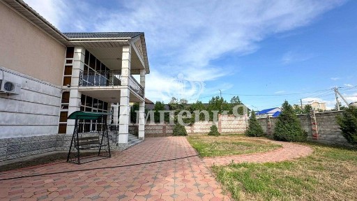 Продается просторный 7-комн. дом в районе Каратал. Специалист Никита