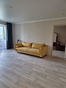 Сдам 2х комн квартиру на длительный срок