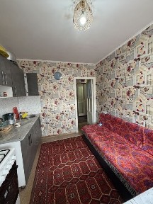 Продам срочно квартиру, 20 мкр теплая светлая, улучшеная плпнировка