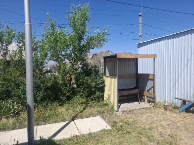 Продам три дома с магазином