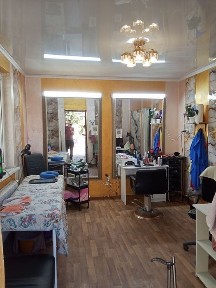 10Сдам в аренду парикмахерскую