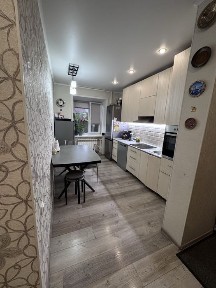Квартира трехкомнатная