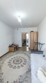 Срочно 1комн кв 40 кв м Байтерек 32