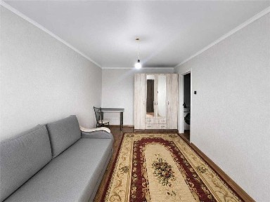 Продам 2 комн квартиру у/план. на пр. Металлургов