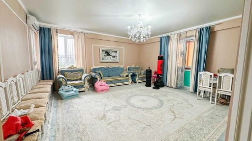 Продается 4 комнатная квартира в мкр Самал Айман Империя