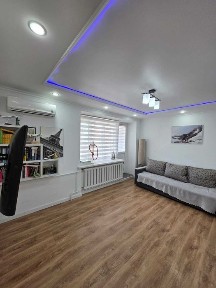 2 ком. кв. 40 кв. м Республики 3/1, вид на набережую