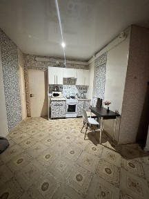 квартиру-студию в цоколе продам