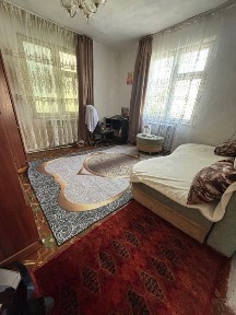 Дом в центре с большим участком
