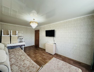 В нижнем Центр-3 предлагаем 3-комнатную квартиру на 4-этаже