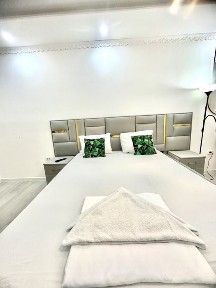 Уютные 2 Комн апартаменты в самом центре города с видом на площадь