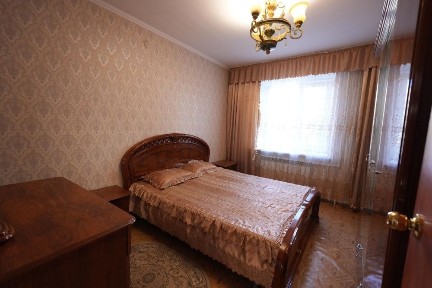 Продам 3х кв на удобном 2/5 этаже кирпичного дома по ул. Ломоносова.