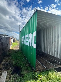 Продам половину морского контейнера 40 футов - 6метров!