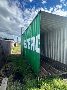 Продам половину морского контейнера 40 футов - 6метров!