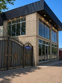 Продается коммерческая недвижимость, плюс жилой дом