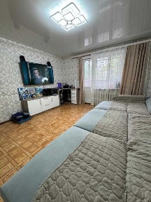 Продается 2-комнатная квартира в районе КСК!