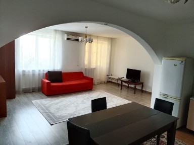 Даумова 23.этаж 4.кв 8
