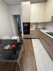 Сдам 2 комнатную кв, 65 кв. м