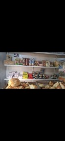Продаётся действующий магазин-бутик. Имеются две комнаты, одну из кото