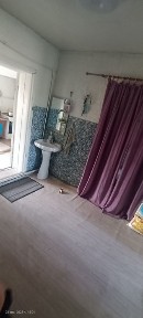 Тез арада үй сатылады. Бағасы келісімді.