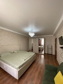 1-комнатная квартира, 47м, 1/7 этаж, посуточно, почасам