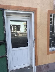 Орталық базарға қарама қарсы бутик жалға беріледі