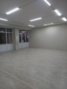 Сдается бутик ( торговая площадь) на первом этаже торгового дома