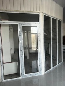 На Верхнем рынке бутик продаётся или сдаётся в аренду.