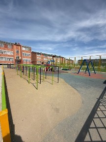 Бозғұлова 6 үйдің 1 қабатында жақсы үй сатылады