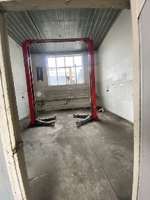 Сдаётся в аренду склад, теплое помещение и подьемники на продажу