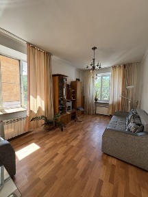 Продам 4-комн. кв. «Сталинка» Чехова 71 S=92 кв. м.Этаж 2/5