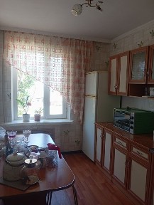 Квартира жалға берідеді. 140 000 тг ком услугасы осы бағаға кіреді.