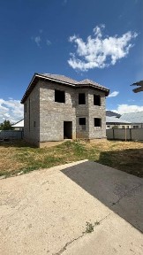 Бір аулада 2 үй сатылады (Тұрғын үй + 2 қабатты Бизнес нысаны)