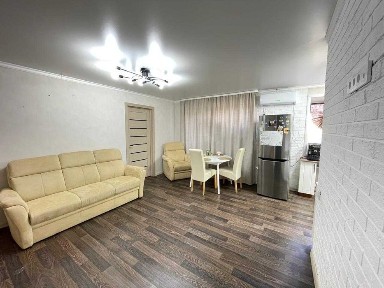 / Продам 2х комнатную квартиру, 3 этаж, Жамбыла 66 Центр Сарани. торг