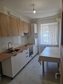 Продам квартиру 3х ком, Азаттык 5б, Фок, набережка