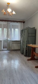 Сдам однокомнатную квартиру по пр Металлургов 5/2.