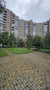 Продам 4-комнатную квартиру на Центральной площади ул. Казахстан 70