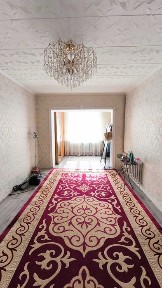 Продаётся 4-комнатная квартира с участком 4,5 сот, гаражом и магазином