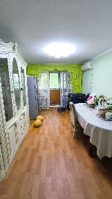 Продаётся 3-комнатная квартира на 2-ом этаже в 11 МКР район школы №40