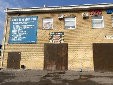 Сдам в аренду подьемники в действуюшем автосервисе