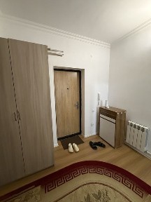 Сдам 2х кв на батысе сзади гипермаркета дины